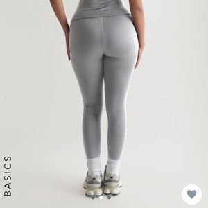 MYOUTFITONLINE - Pro Technical Leggings in Silver